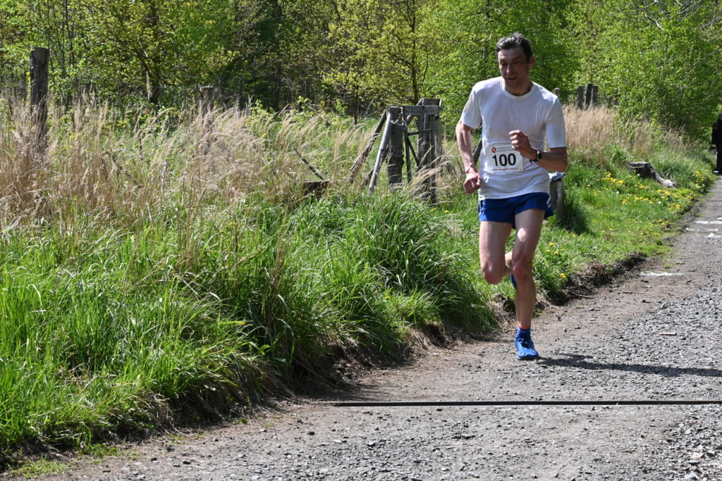 Sprortovní klub praských hasièù poøádal 14. roèník bìhu v délce trati 5,2 a 10 km pro bývalé i aktivní èleny  a pøísluníky JPO HZS ÈR, GØ HZS ÈR a JPO SDH z celé republiky. Èestným hostem závodu byla Barbora potáková.