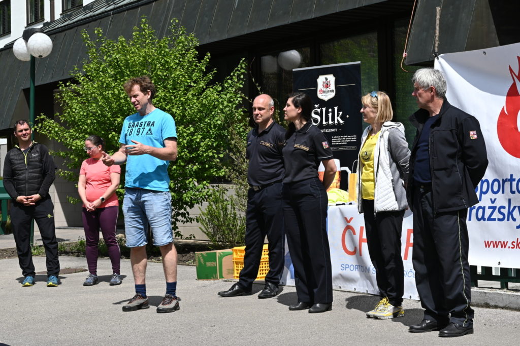 Sprortovní klub praských hasièù poøádal 14. roèník bìhu v délce trati 5,2 a 10 km pro bývalé i aktivní èleny  a pøísluníky JPO HZS ÈR, GØ HZS ÈR a JPO SDH z celé republiky. Èestným hostem závodu byla Barbora potáková.